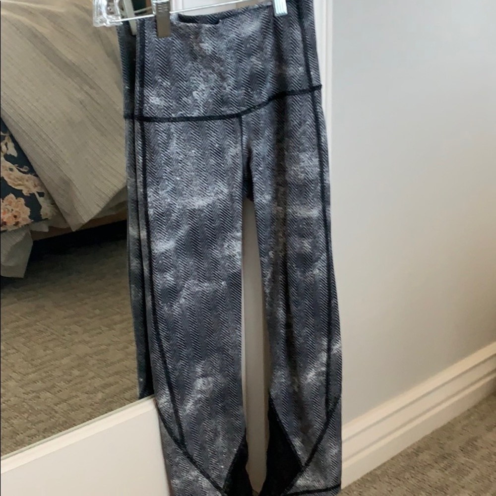 Lululemon high rise crop